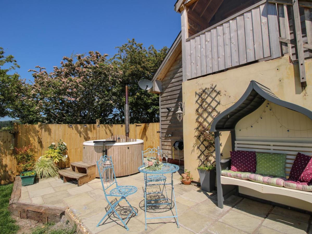 Stable Cottage Bishop's Castle Exterior photo